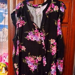 🌷✨Beautiful Sleeveless Floral Top✨🌷